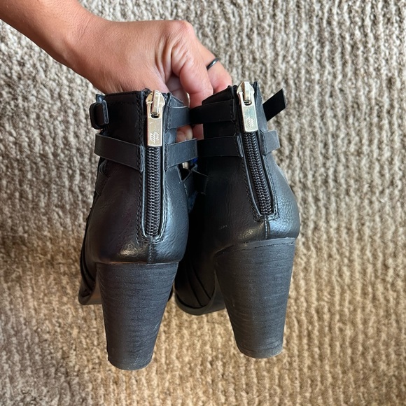 Call it Spring strappy booties - Picture 3 of 4